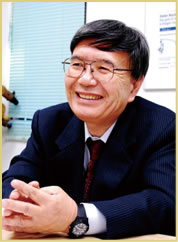 三鷹光器株式会社　中村勝重さん